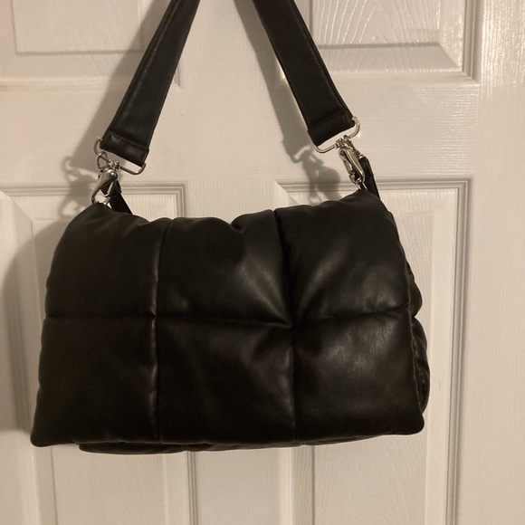 Stand Studio Wanda Handbag with removable straps and magnetic snap flap closure. - Picture 5 of 14